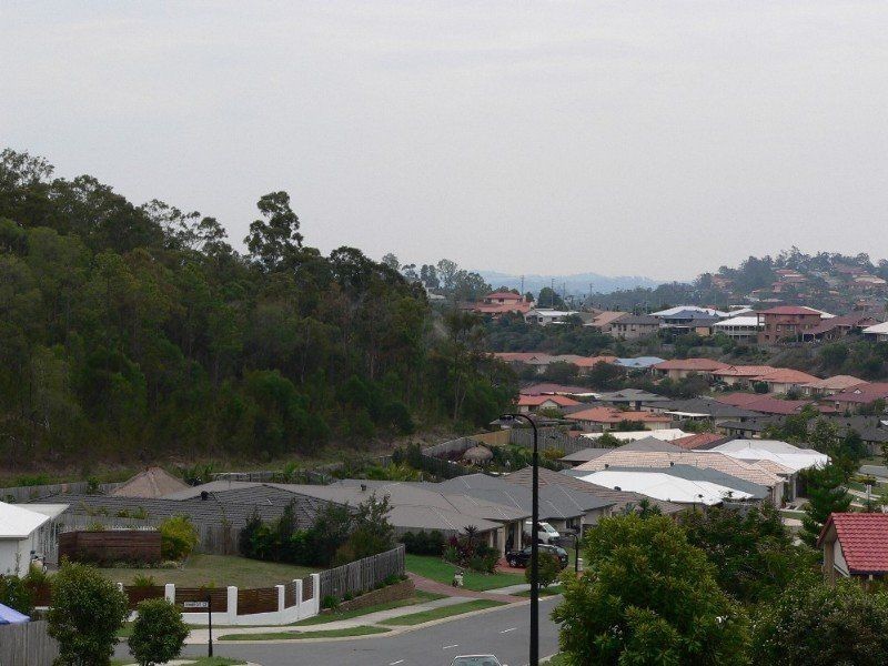 9 Victoria Drive, Pacific Pines QLD 4211