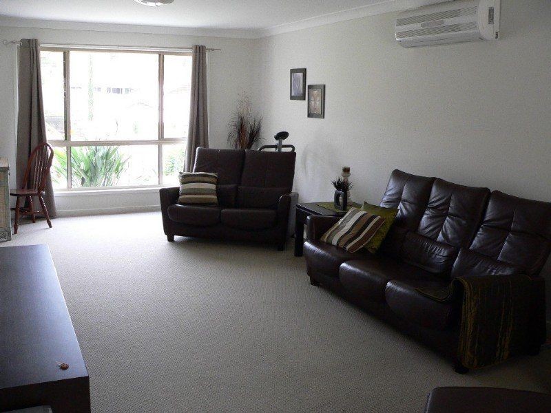 9 Victoria Drive, Pacific Pines QLD 4211