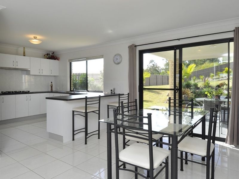 40 Wunburra Circle, Pacific Pines QLD 4211