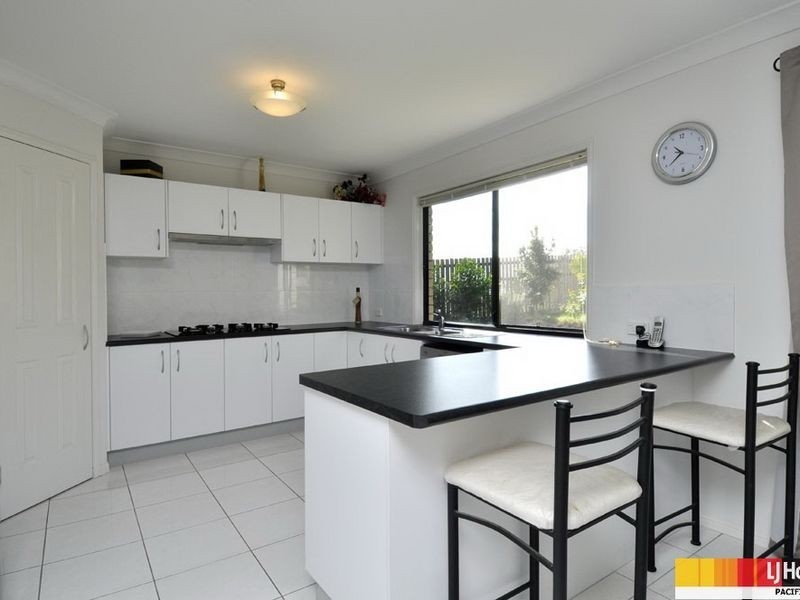 40 Wunburra Circle, Pacific Pines QLD 4211