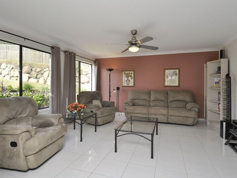 40 Wunburra Circle, Pacific Pines QLD 4211