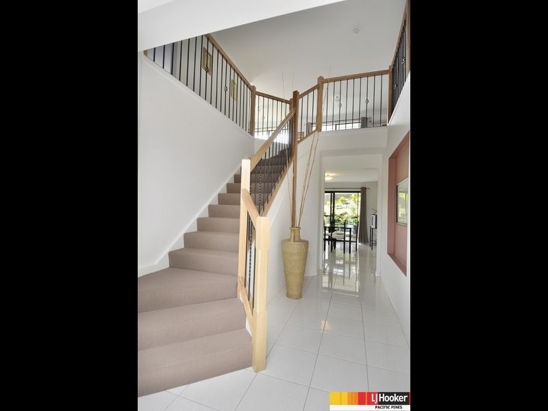 40 Wunburra Circle, Pacific Pines QLD 4211