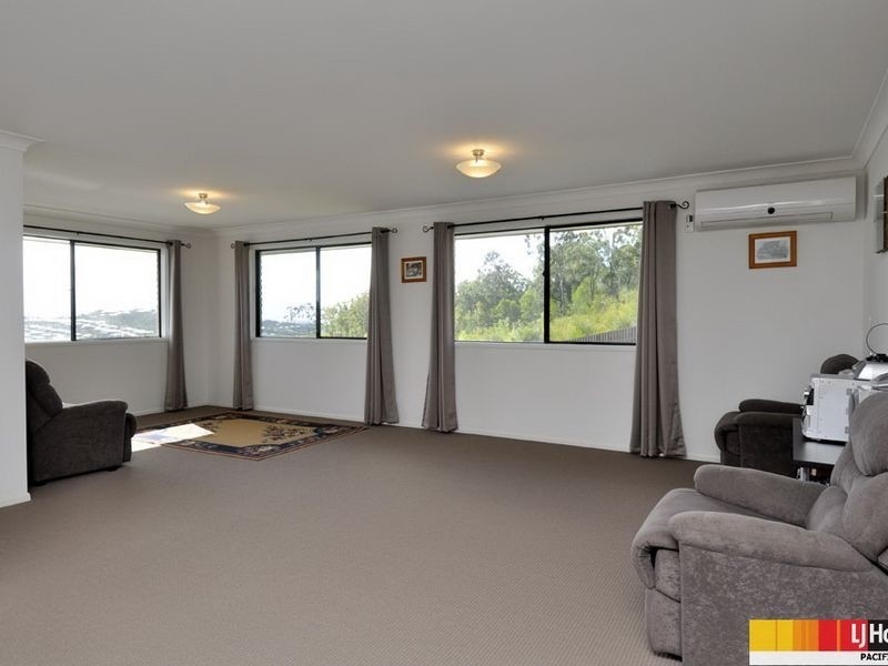 40 Wunburra Circle, Pacific Pines QLD 4211