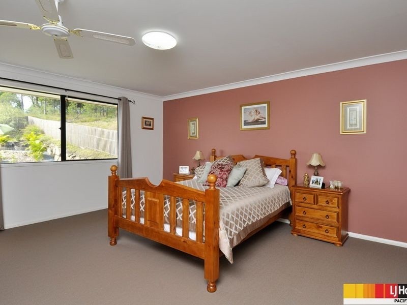 40 Wunburra Circle, Pacific Pines QLD 4211