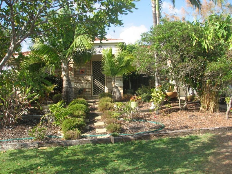 6 Mapia Rise, Pacific Pines QLD 4211