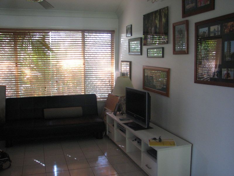 6 Mapia Rise, Pacific Pines QLD 4211