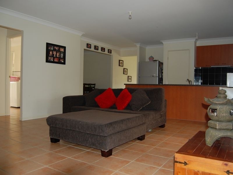 12 Sheffield Circuit, Pacific Pines QLD 4211