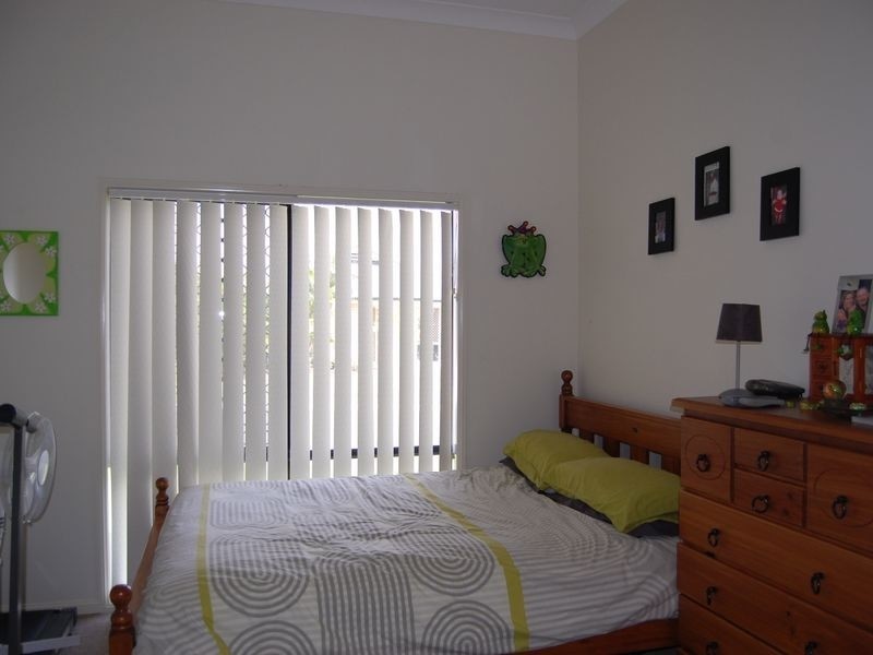 12 Sheffield Circuit, Pacific Pines QLD 4211