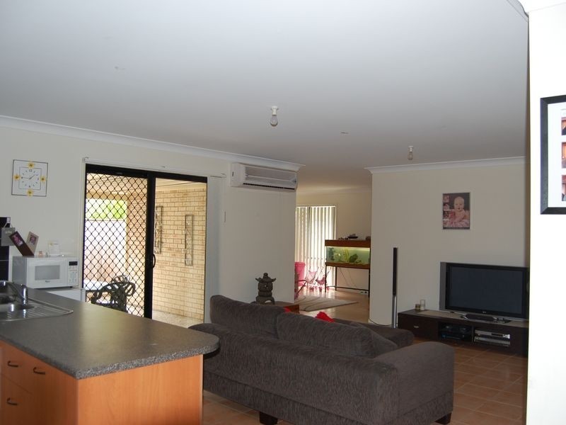 12 Sheffield Circuit, Pacific Pines QLD 4211