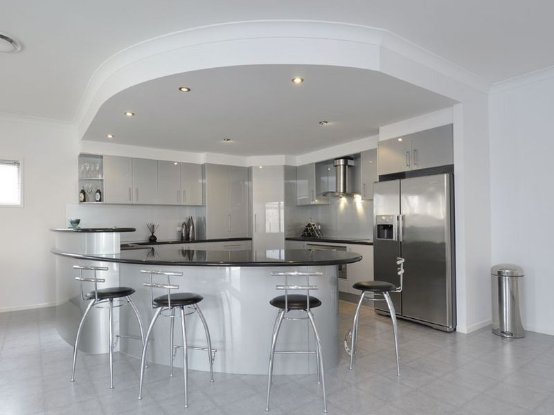 7 Colong Court, Pacific Pines QLD 4211