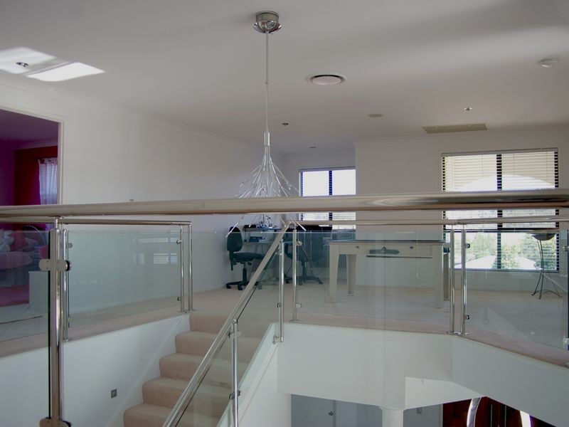 7 Colong Court, Pacific Pines QLD 4211