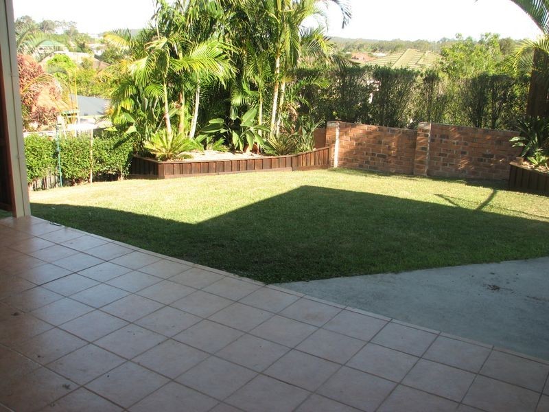 1 Flint Court, Pacific Pines QLD 4211