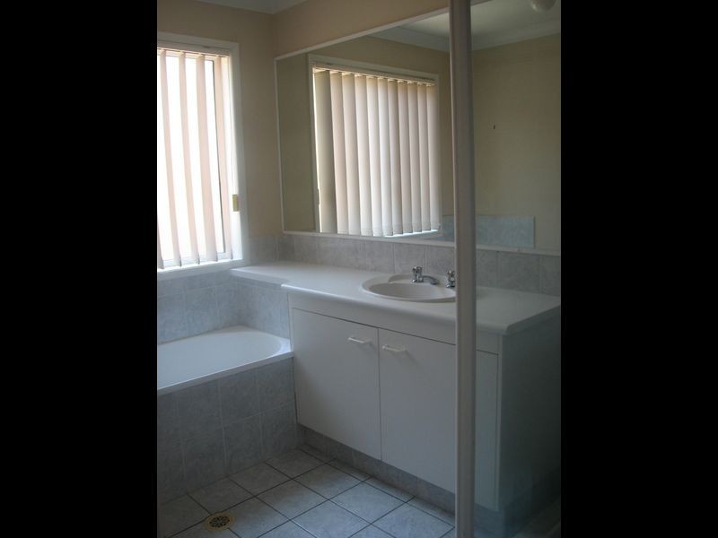 89 Pacific Pines Boulevard, Pacific Pines QLD 4211