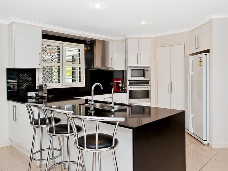 7 Granya Court, Pacific Pines QLD 4211