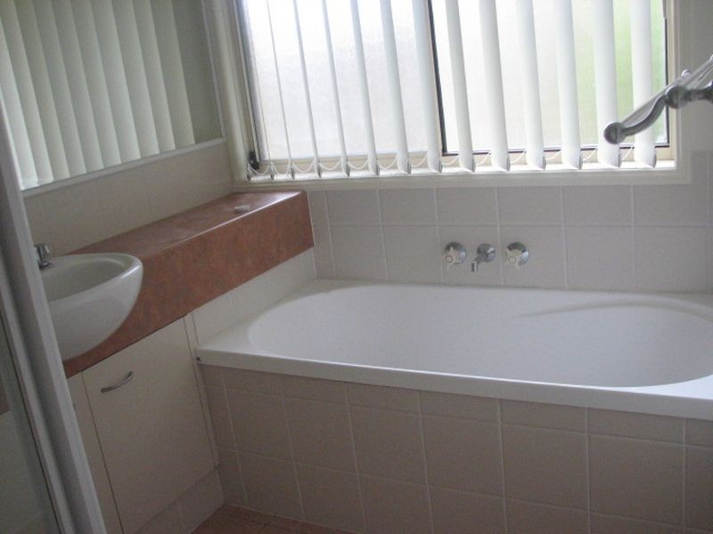 21 Easter Crescent, Pacific Pines QLD 4211