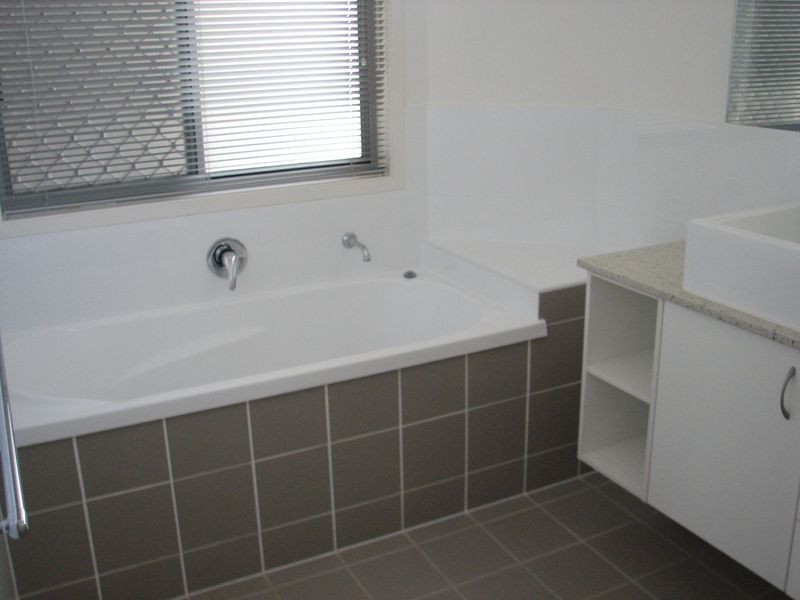 7 Twynam Mews Court, Pacific Pines QLD 4211