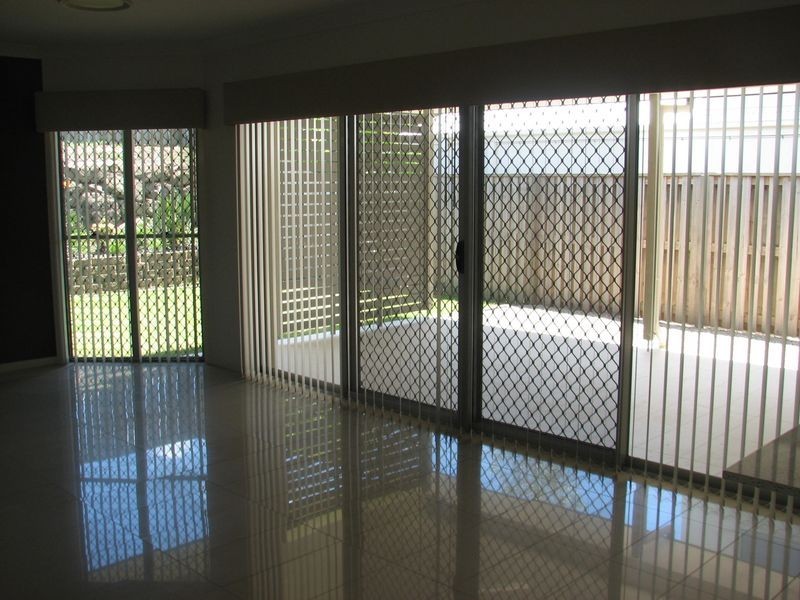 7 Twynam Mews Court, Pacific Pines QLD 4211