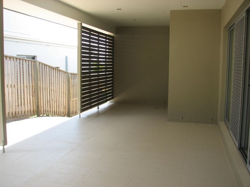 7 Twynam Mews Court, Pacific Pines QLD 4211