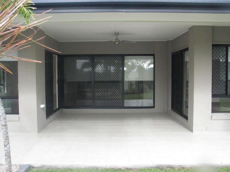 37 Angourie Crescent, Pacific Pines QLD 4211