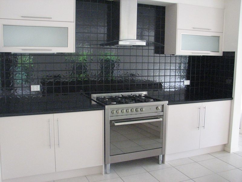 37 Angourie Crescent, Pacific Pines QLD 4211