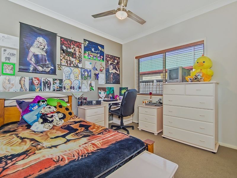 18 Arragan Court, Pacific Pines QLD 4211