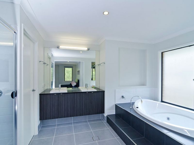 76 Aldgate Crescent, Pacific Pines QLD 4211