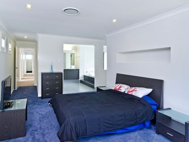 76 Aldgate Crescent, Pacific Pines QLD 4211