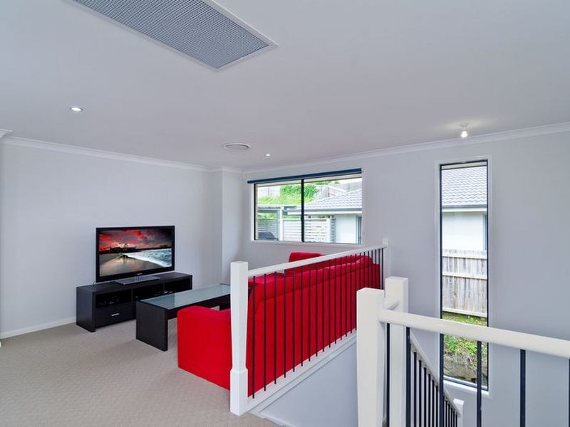 76 Aldgate Crescent, Pacific Pines QLD 4211