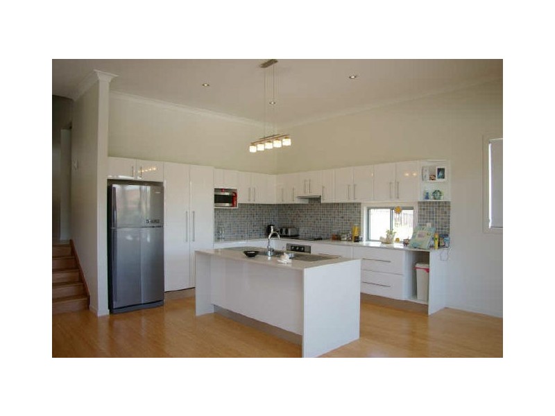 9 Ainslie Street, Pacific Pines QLD 4211