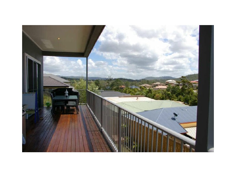 9 Ainslie Street, Pacific Pines QLD 4211