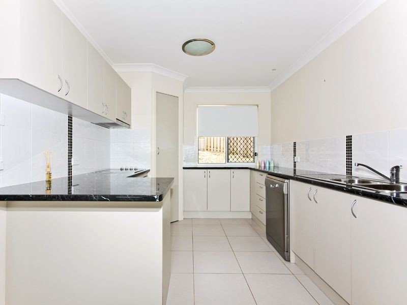 17 Angourie Crescent, Pacific Pines QLD 4211
