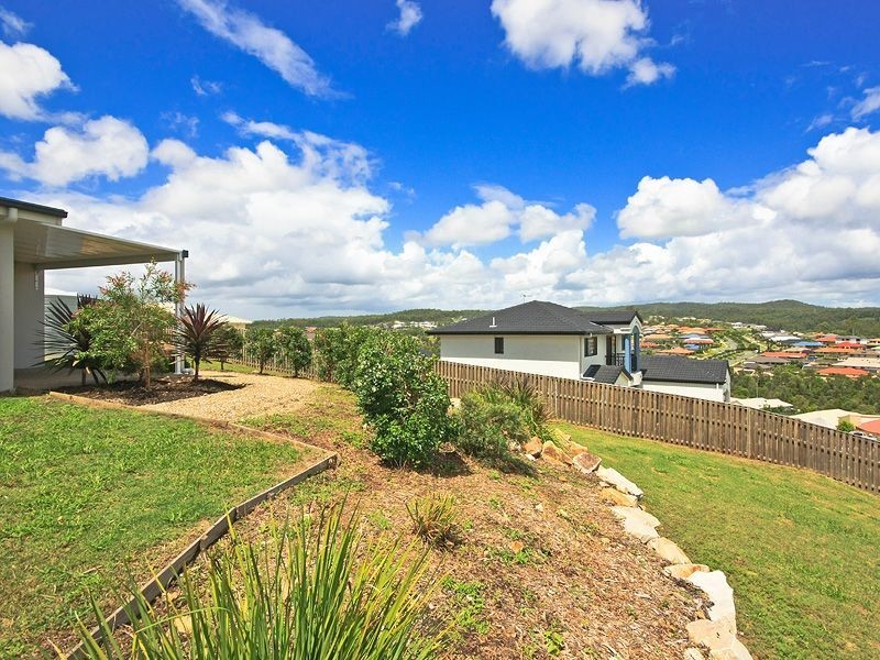 17 Angourie Crescent, Pacific Pines QLD 4211