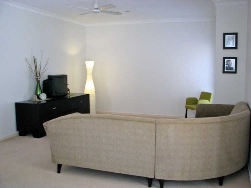 21 Yaldara Street, Pacific Pines QLD 4211