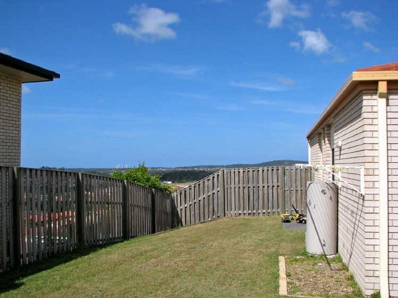 21 Yaldara Street, Pacific Pines QLD 4211