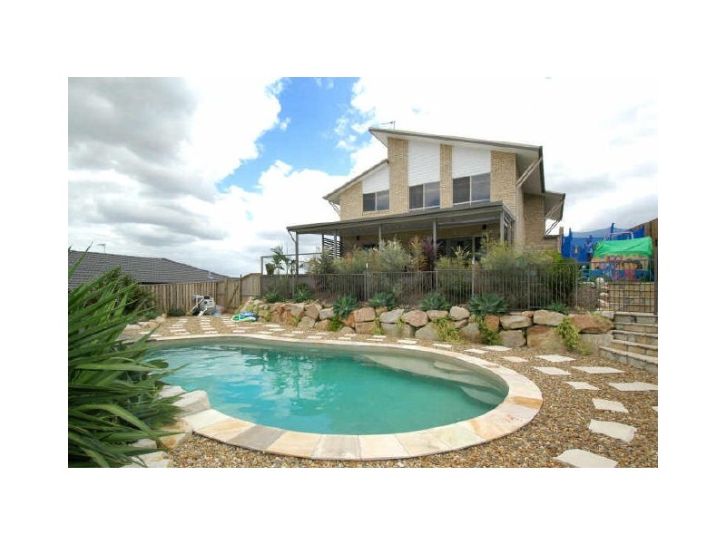 9 Tallow Street, Pacific Pines QLD 4211