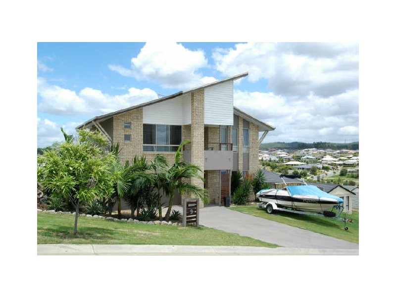 9 Tallow Street, Pacific Pines QLD 4211