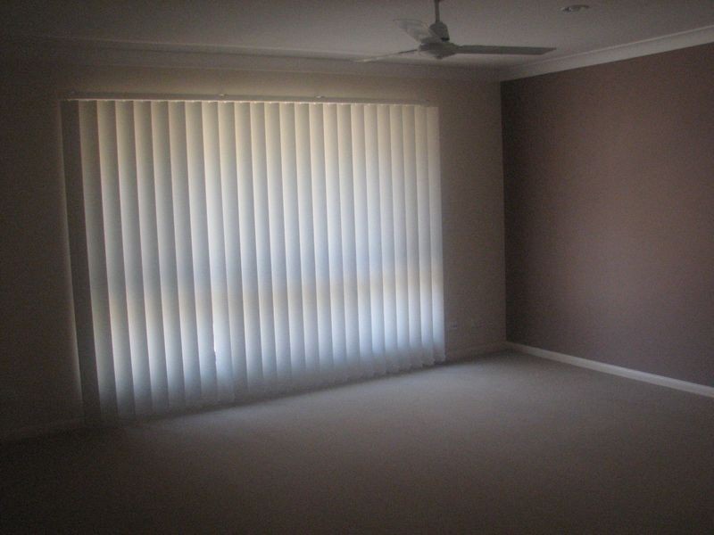 23 Shannonbrook Grove, Oxenford QLD 4210