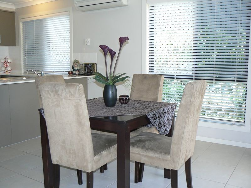 5 Lennox St, Pacific Pines QLD 4211