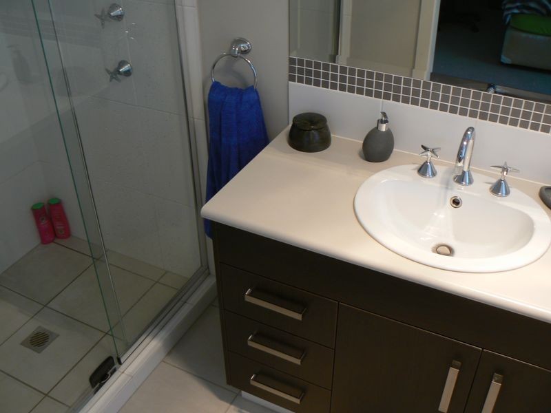 5 Lennox St, Pacific Pines QLD 4211