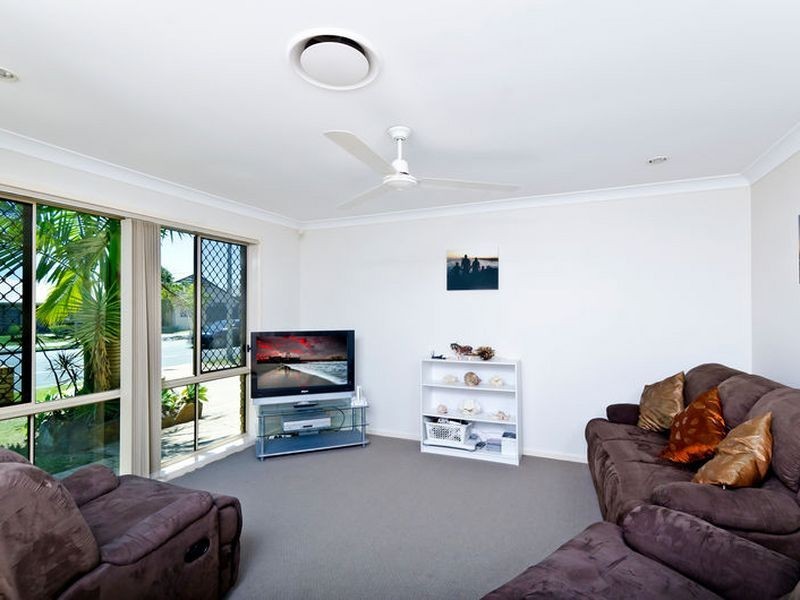 114 Santa Isobel Boulevard, Pacific Pines QLD 4211