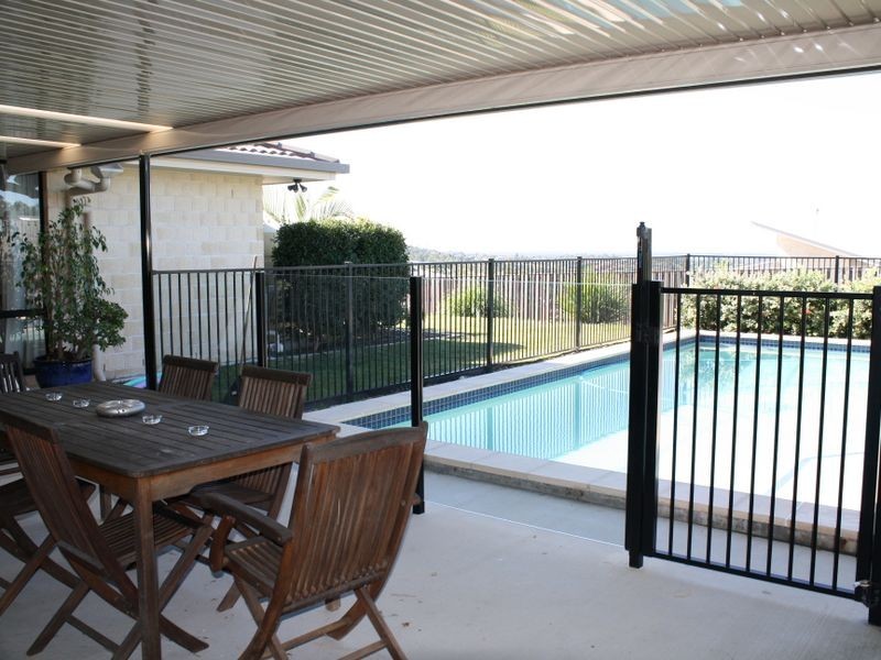 7 Harmsworth Road, Pacific Pines QLD 4211