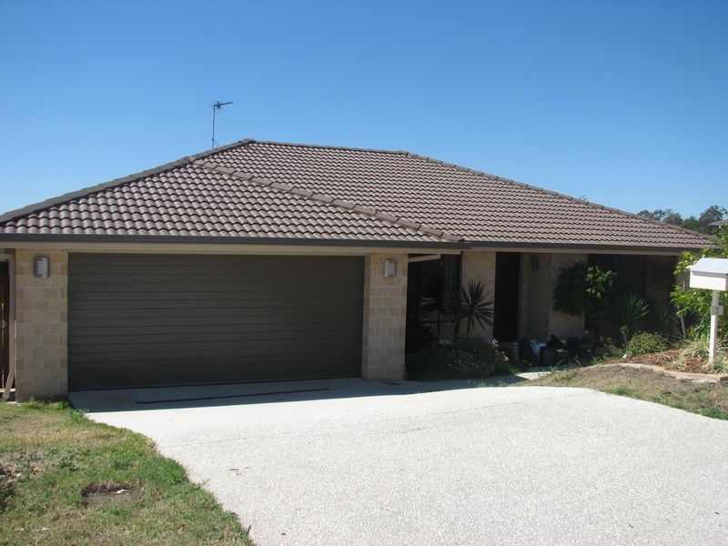 7 Harmsworth Road, Pacific Pines QLD 4211