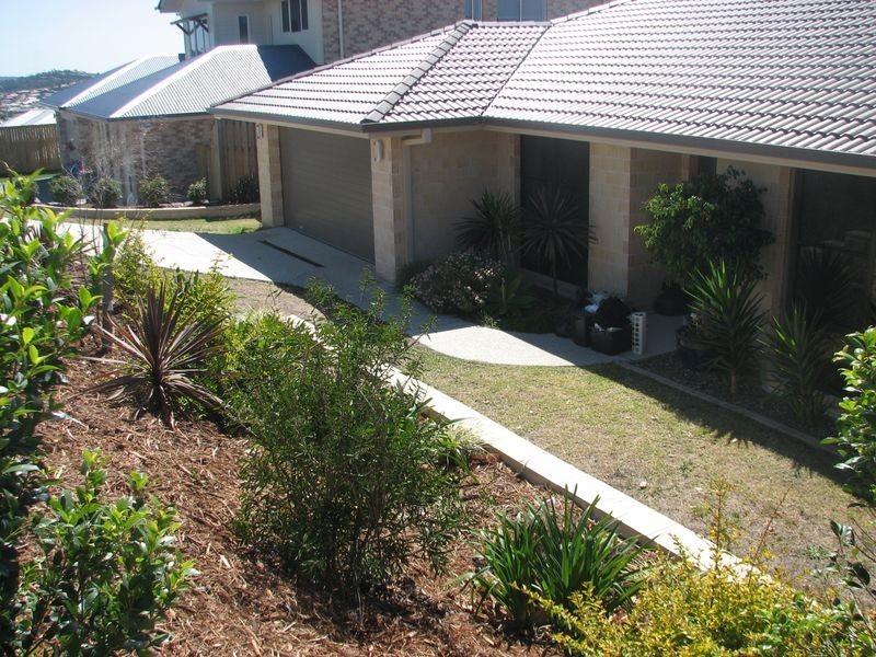 7 Harmsworth Road, Pacific Pines QLD 4211