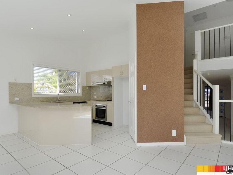 13 Mellum Circuit, Pacific Pines QLD 4211