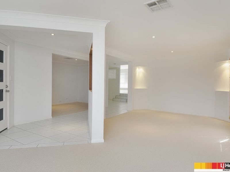 13 Mellum Circuit, Pacific Pines QLD 4211