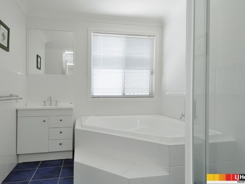 13 Mellum Circuit, Pacific Pines QLD 4211