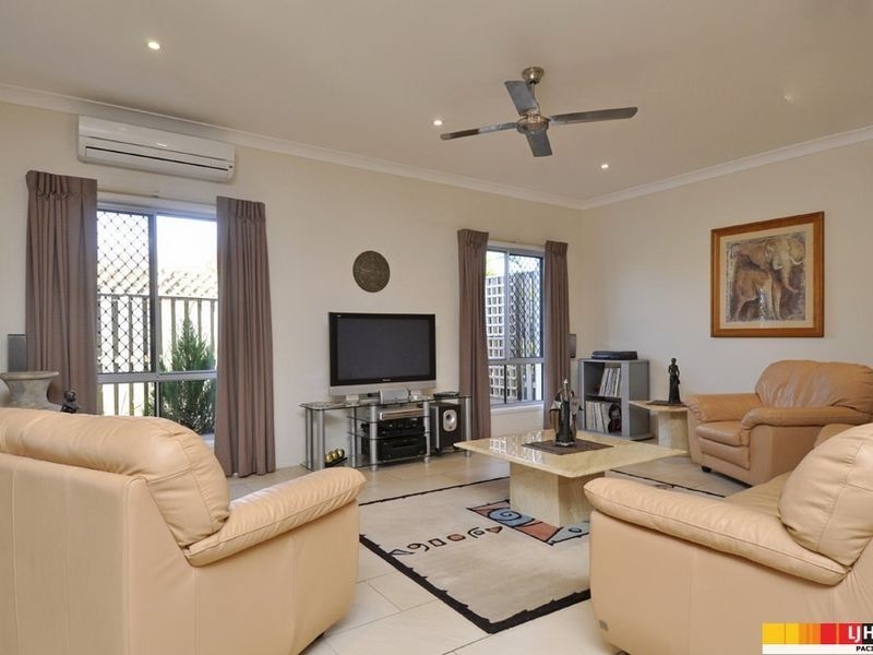 15 A Shannonbrook Grove, Oxenford QLD 4210