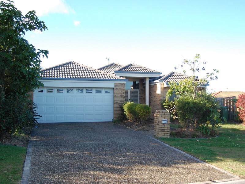 16 Bonin Close, Pacific Pines QLD 4211