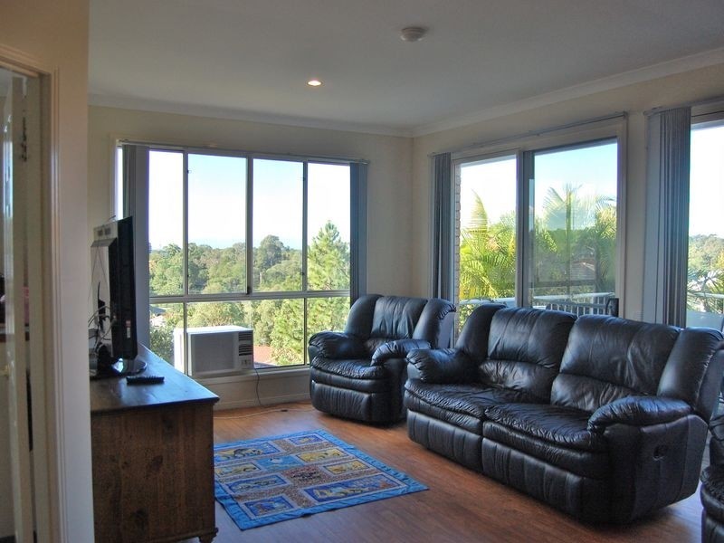 16 Bonin Close, Pacific Pines QLD 4211