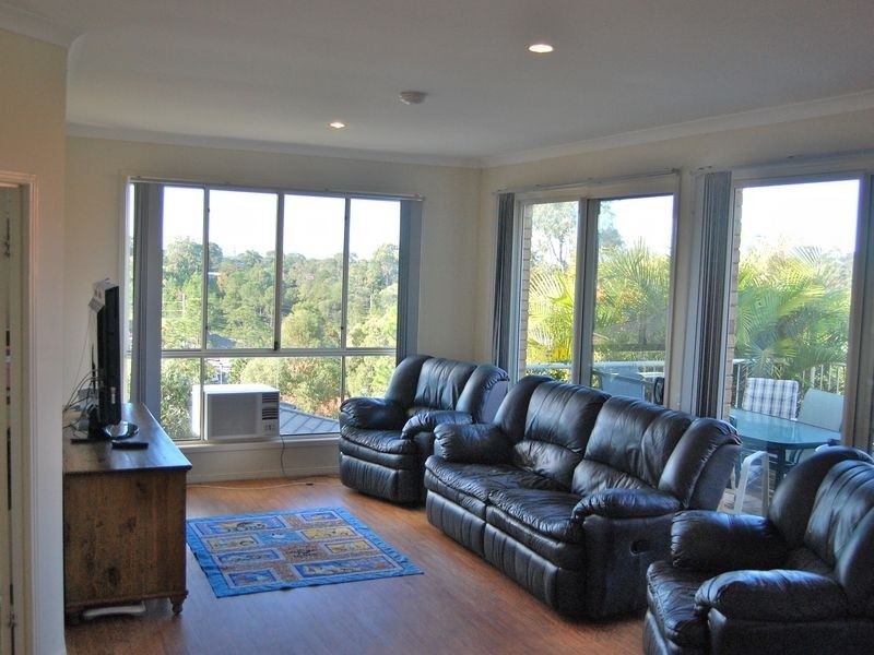 16 Bonin Close, Pacific Pines QLD 4211